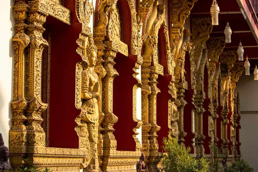 What to wear to a temple in Thailand
