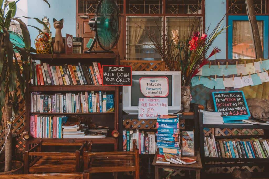 Things to do in Chiang Mai While Traveling Solo: Eat at Social Restaurants