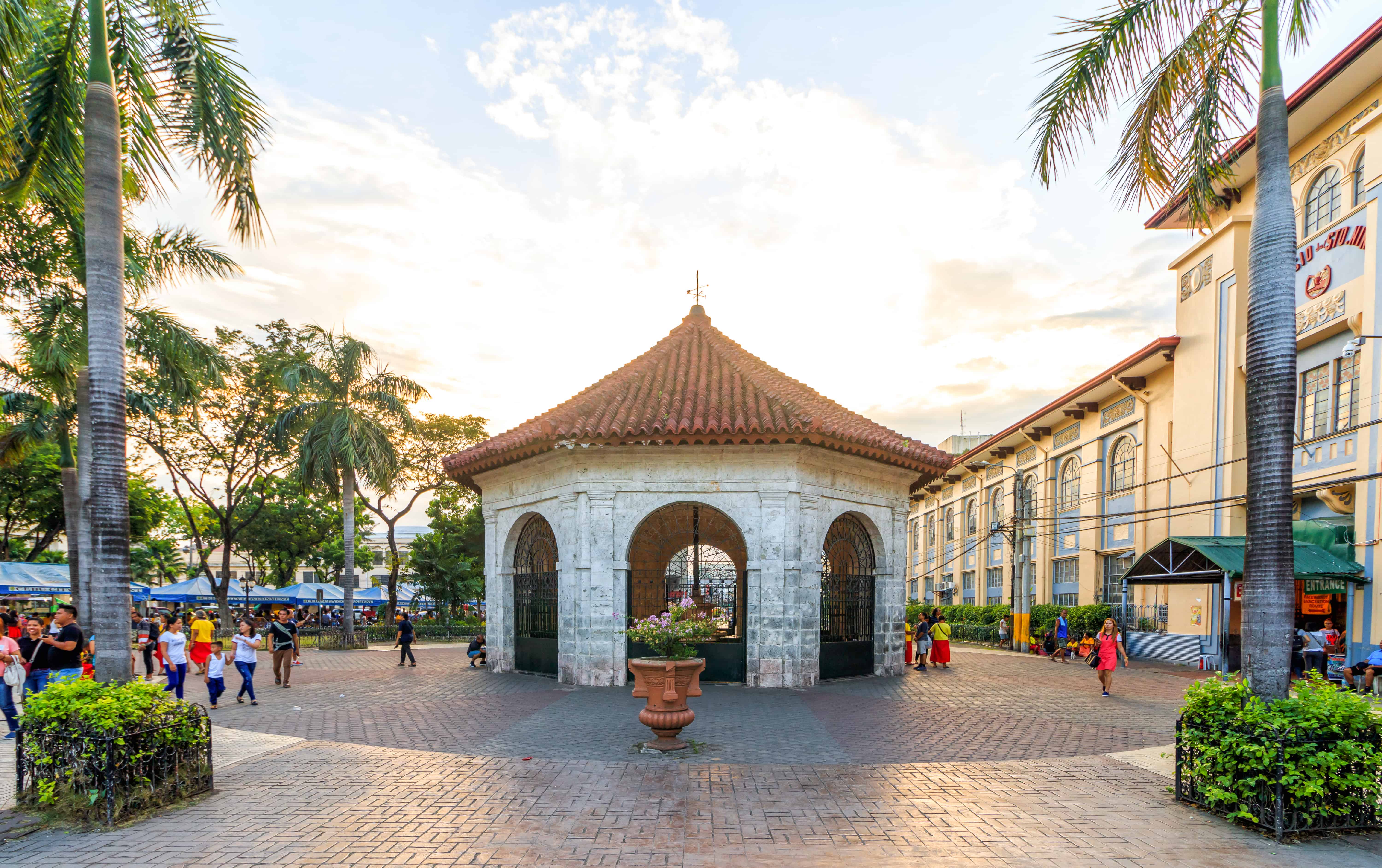 Magellan's Cross - Cebu Attractions: Guide for Backpackers