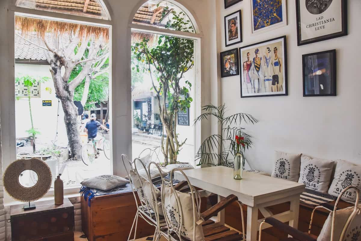 Casa Vintage: Gili T Cafe with the Best Atmosphere - Where to Eat on Gili Trawangan: Best Breakfast Cafes