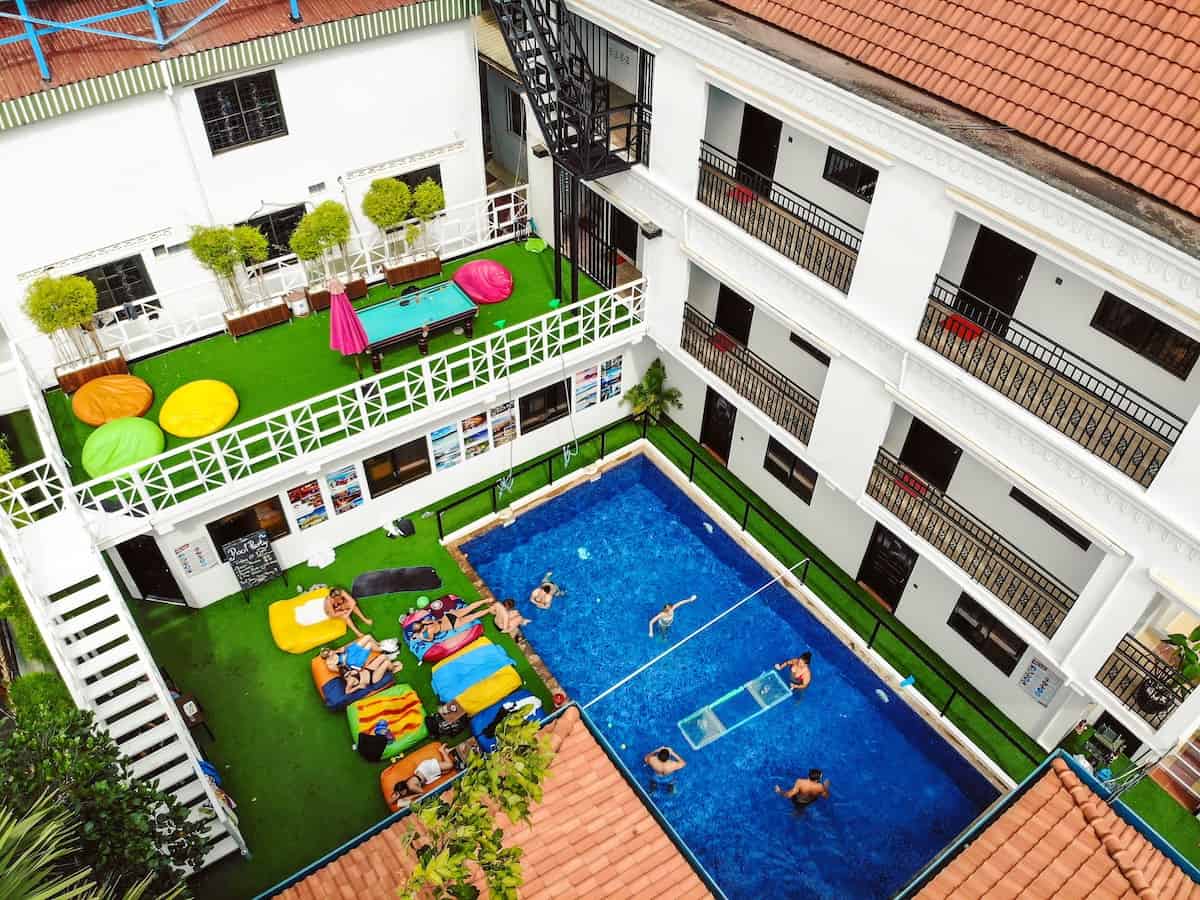 20. Find sustainable green hostel accommodation - 20. Find sustainable green hostel accommodation
