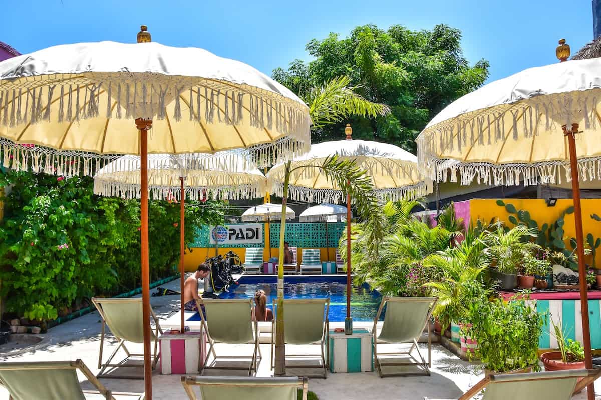 Hotel with the Best Food on Gili Trawangan: La Favela - Top Gili Trawangan Hotels & Accommodation for Backpackers