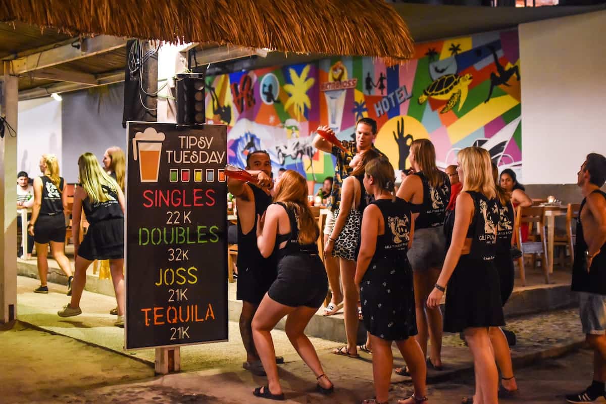 Tir Na Nog (the Irish Bar): Gili T Pub Crawl - Gili Trawangan Party and Nightlife Guide: Top Gili T Bars in 2019