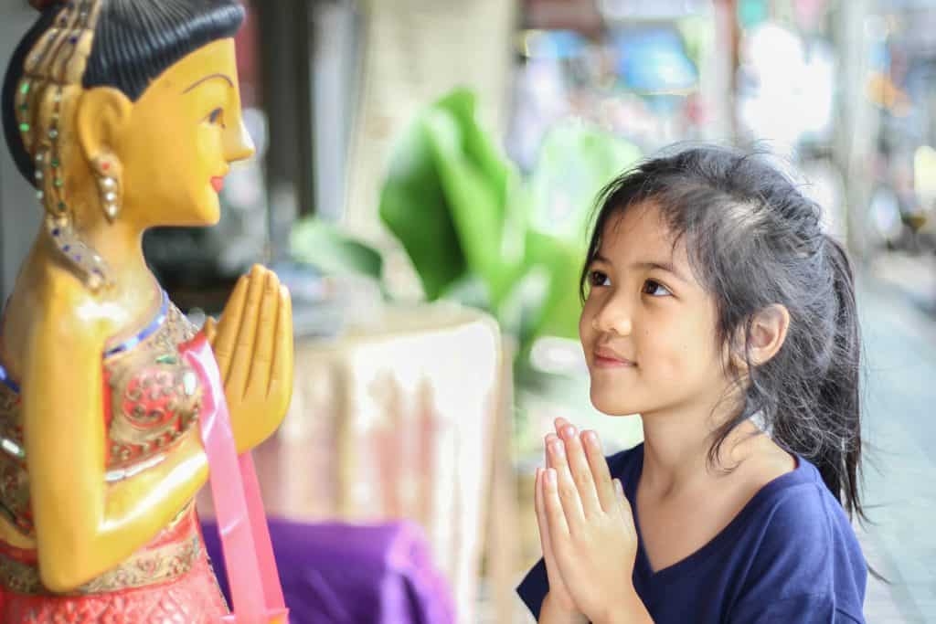 Wai - The Coolest and Most Interesting Traditions in Thailand