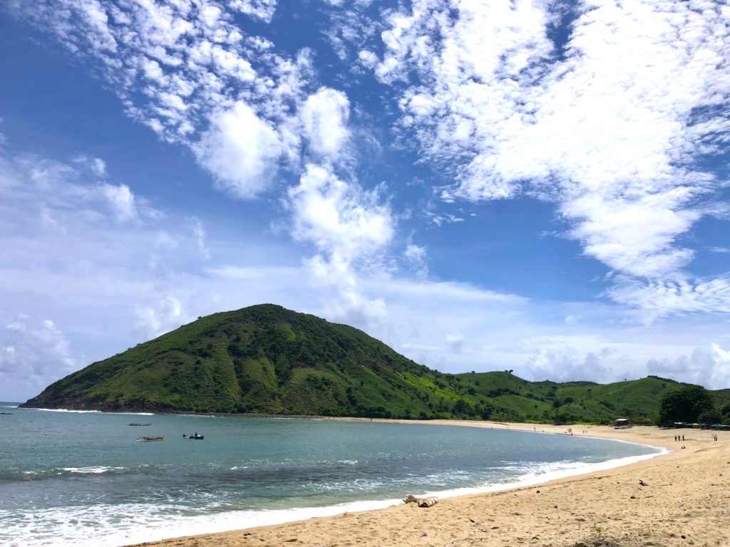 Mawun: Best Beach in Lombok for Relaxing - The 6 Best Beaches in Lombok