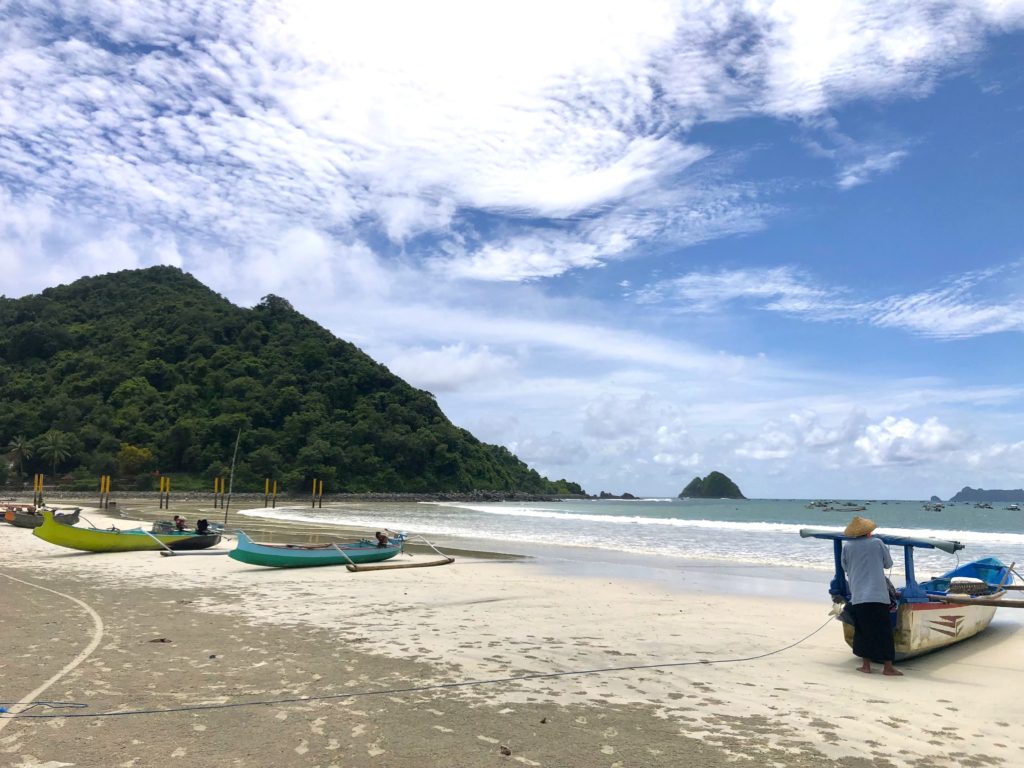 Selong Belanak: The Most Scenic Beach in Lombok - The 6 Best Beaches in Lombok