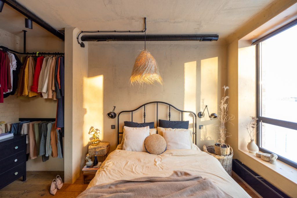7. Tambayan Capsule Hostel & Bar: Your Manila Launchpad